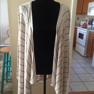 🌟Tan cardigan with black stripes